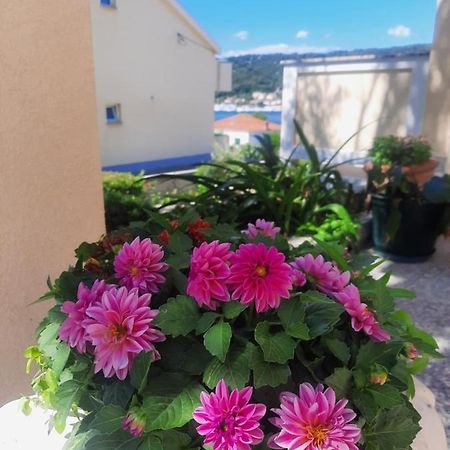 Ferienwohnung Marovito Supetarska Draga Exterior foto
