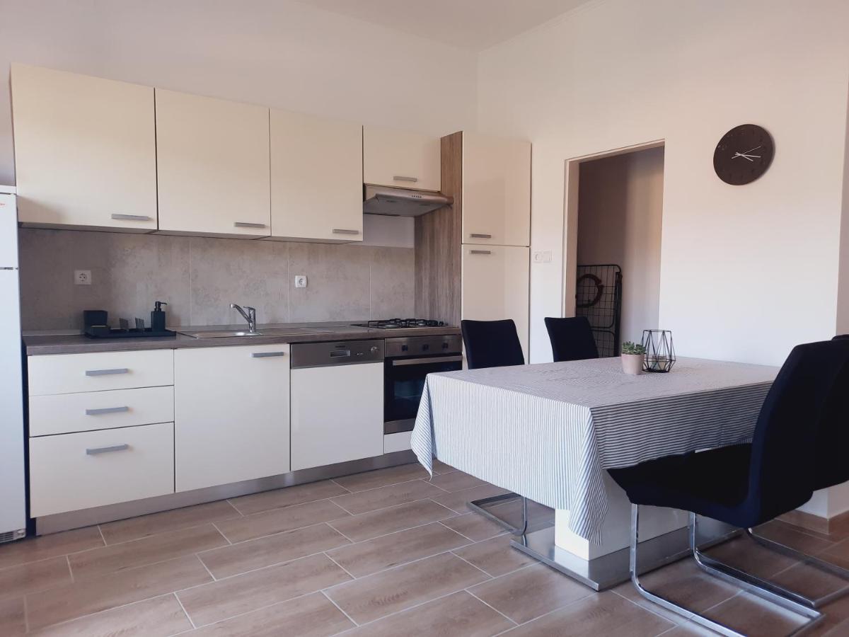 Ferienwohnung Marovito Supetarska Draga Exterior foto